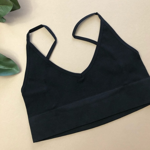 Black Low Back Seamless Cozy Scoopneck Cropped Bra Cami - Picture 4 of 6